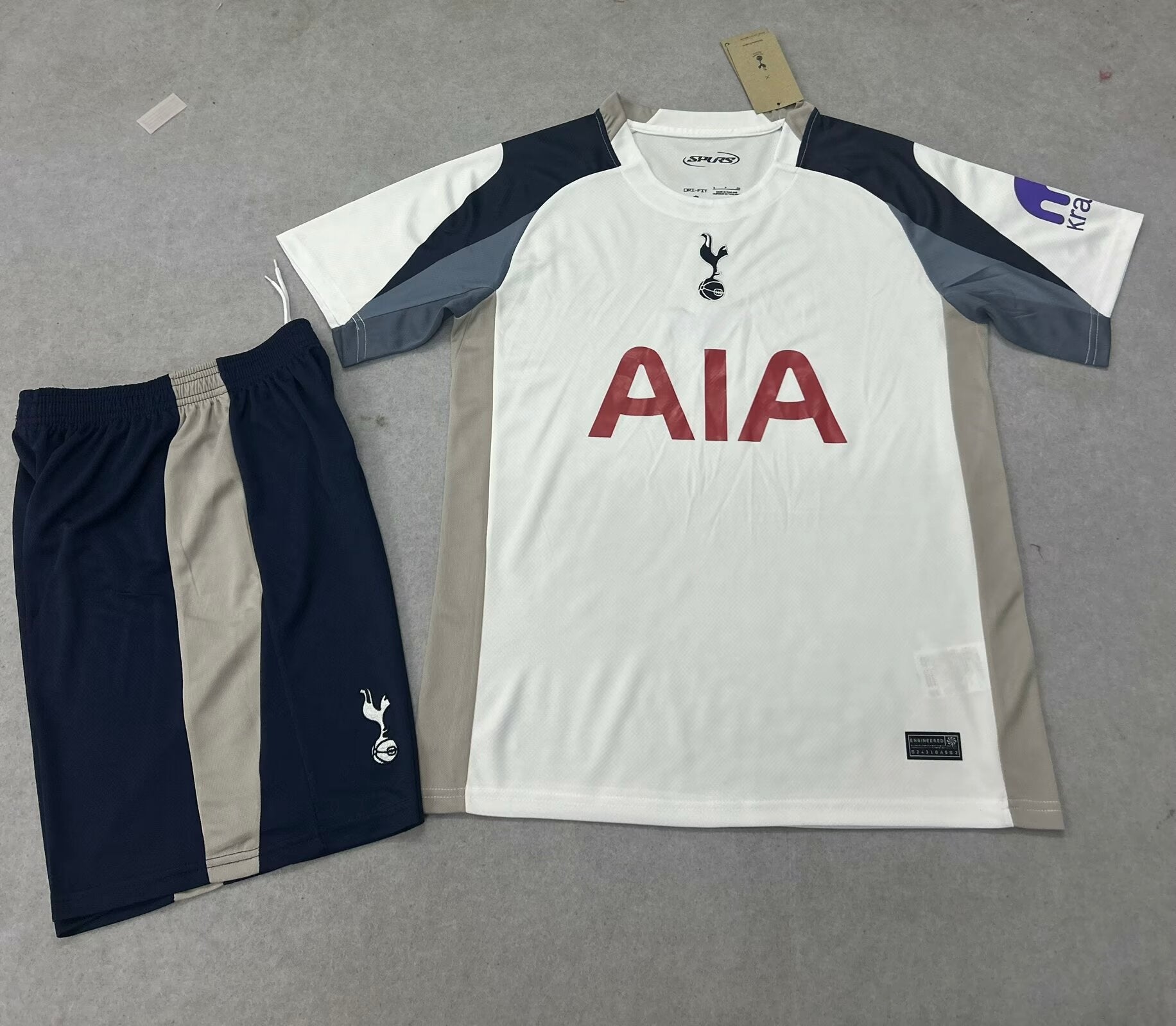 Tottenham Thuissetje 25/26