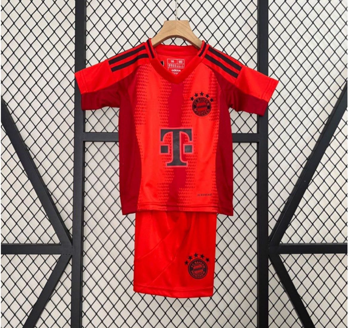 Bayern München Thuissetje 24/25