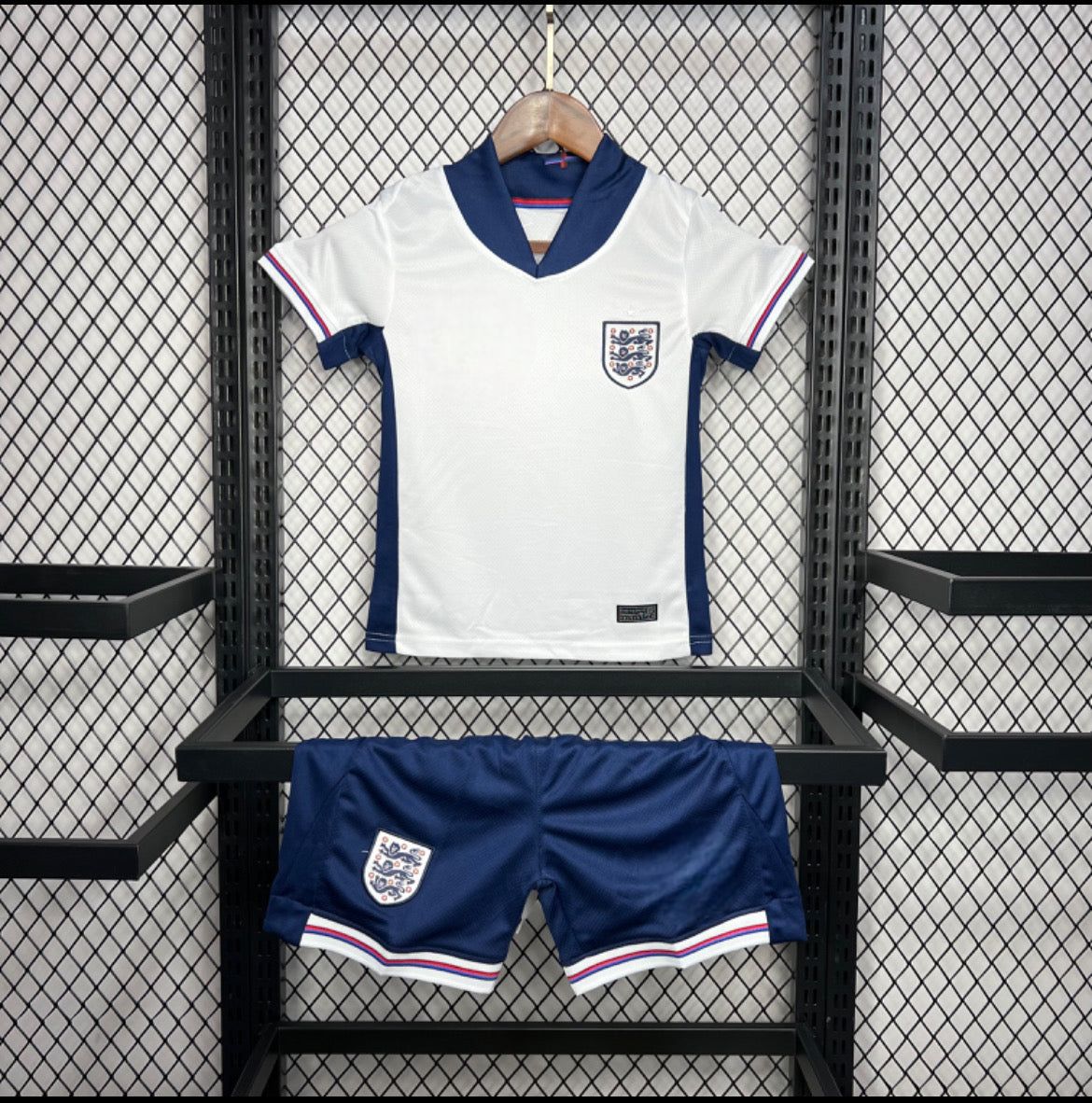 Engeland Thuissetje 24/25