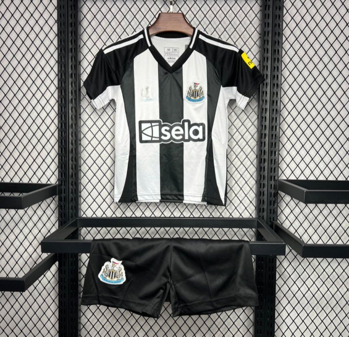 Newcastle United Thuissetje 24/25