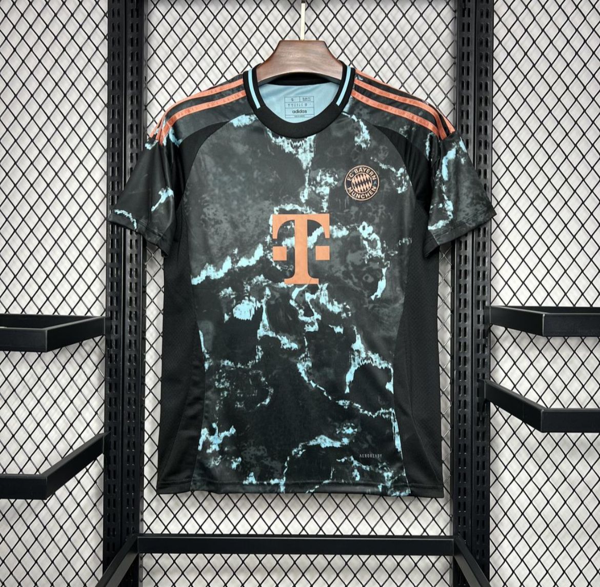 Bayern München Uitshirt 24/25